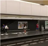 Jets publicitarios en la estación de Mercado del TRAM, junto al Mercado Central de Alicante
